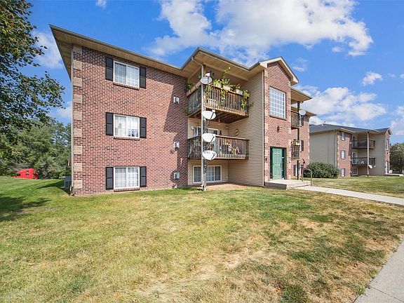3rd image of 5916 Sutton Pl APT 4