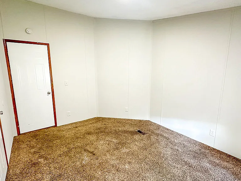 16487 Brittany Way — Photo 27