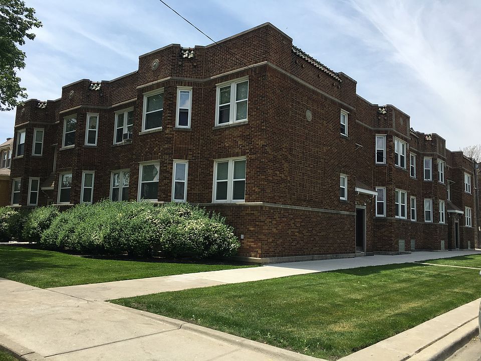 1st image of 2854 N Lowell Ave #1