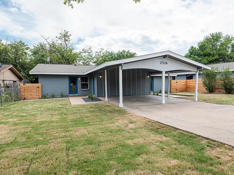 2526 Glen Springs Way #A — Photo 2