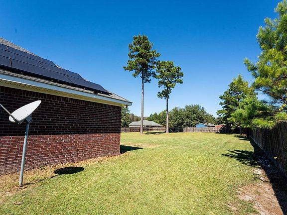 3rd image of 31 Thornbush Ct NE