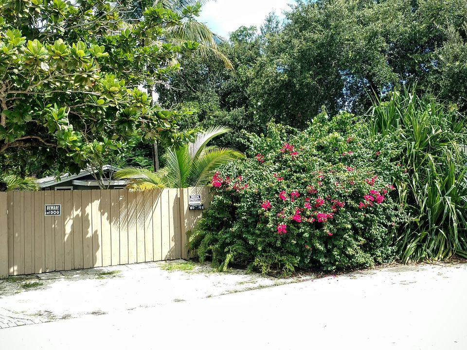2nd image of 1427 SW 8th Ct