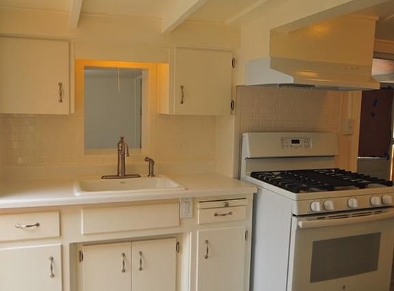 4th image of 826 Seagirt Ct