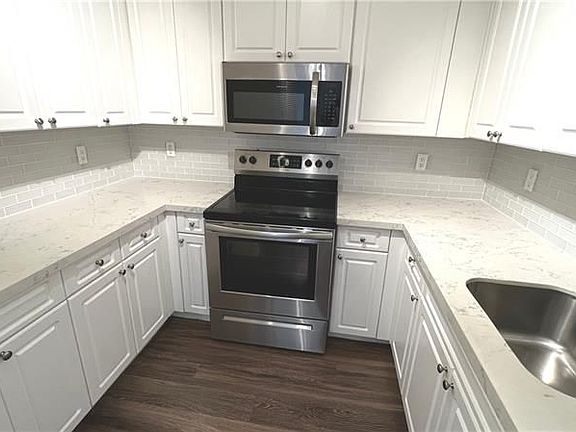 4th image of 255 Evernia St APT 410