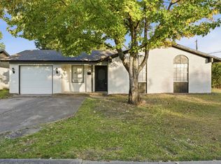 910 Royal Crest Dr, Mesquite, TX 75149