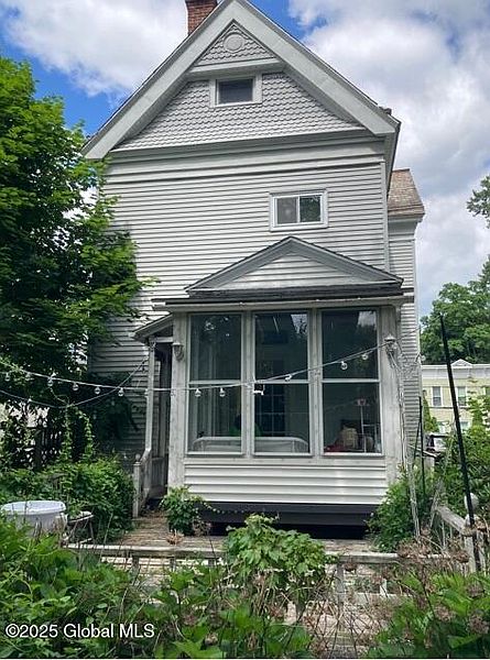 2nd image of 54 Brunswick Avenue