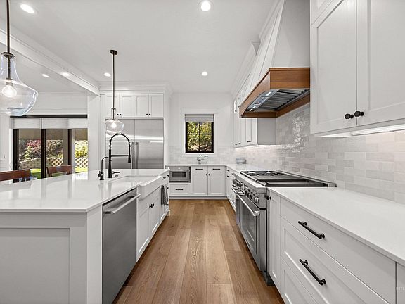 4th image of 6243 S Bosch Way