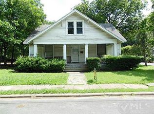 319 W 7th St, Bonham, TX 75418