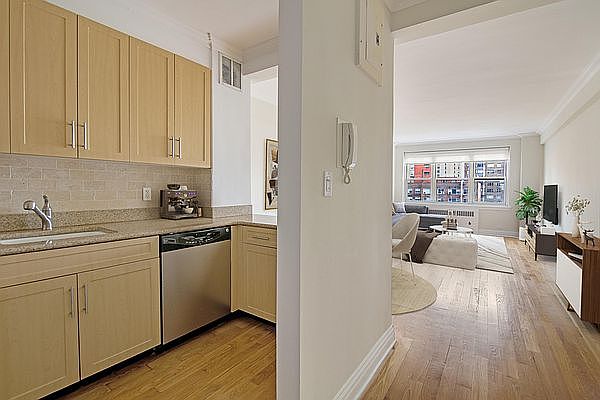 1st image of 41 Park Ave APT 9A