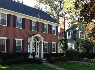 19 Woodside Park Blvd, Pleasant Ridge, MI 48069