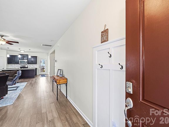 2nd image of 1116 Bannockburn Ave