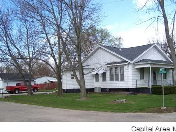 371 W Myrtle St, Palmyra, IL 62674