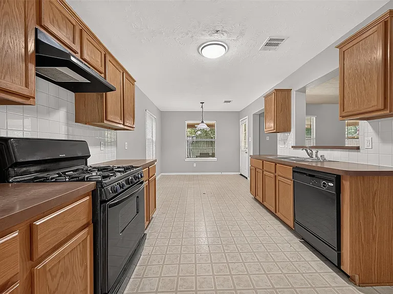 10031 Magnolia Way — Photo 15