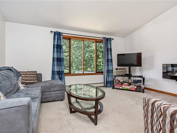 4th image of 25 Harris Driftway St APT 1