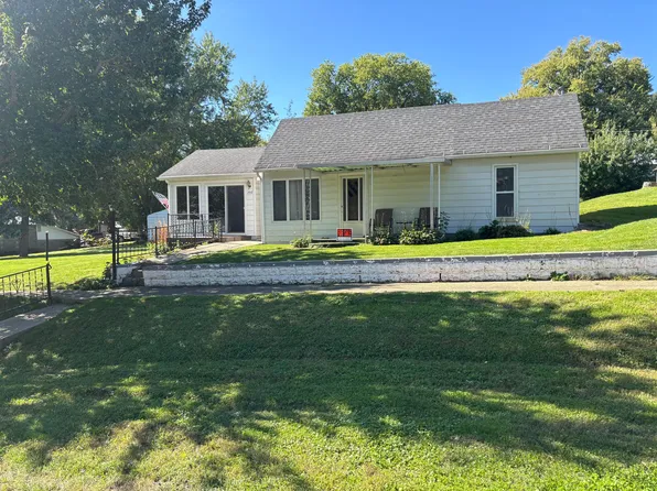 208 Oak St, Moorhead, IA 51558