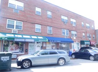 4220 235th St APT 3, Douglaston, NY 11363
