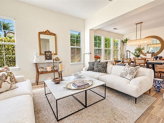 4th image of 596 Hacienda Dr