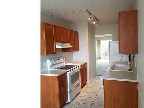 5th image of 250 Jacaranda Dr APT 501
