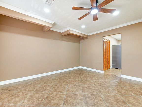 5th image of 9922 Carmalee St