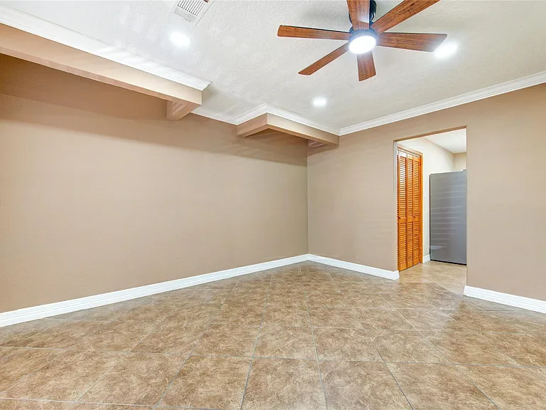 9922 Carmalee St — Photo 5