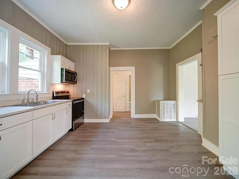 720 S Main St — Photo 7