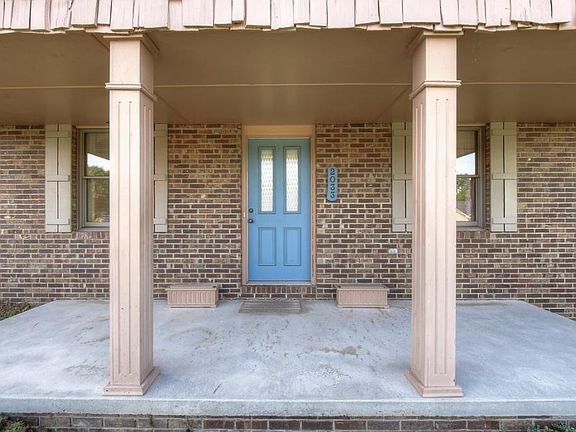 5th image of 2033 Malvern Dr