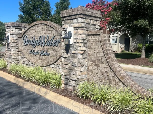 305 Herons Cv, Carrollton, VA 23314