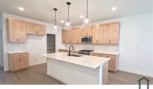 1803 Bachman Ln — Photo 6