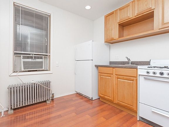 2nd image of 793 Franklin Ave APT 1D