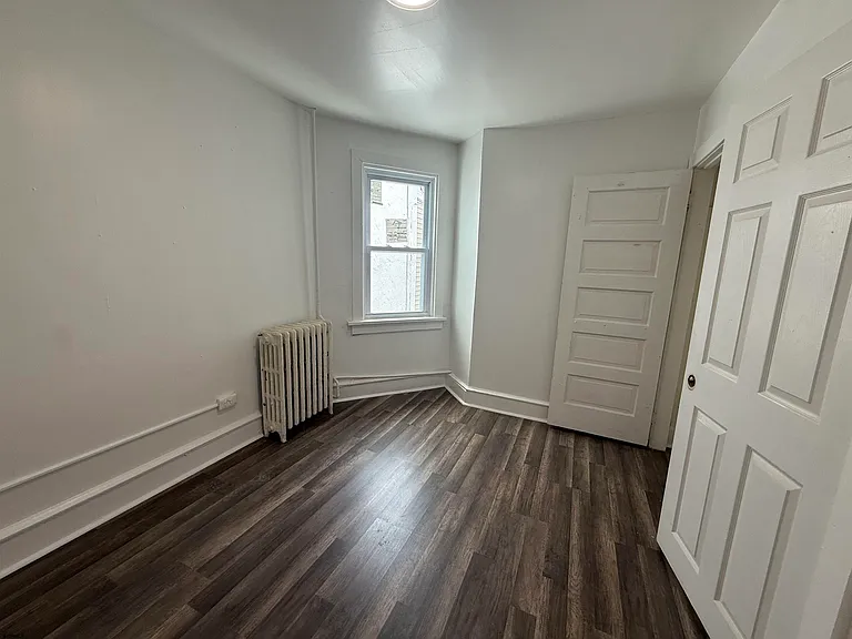 2021 Grant Ave — Photo 11