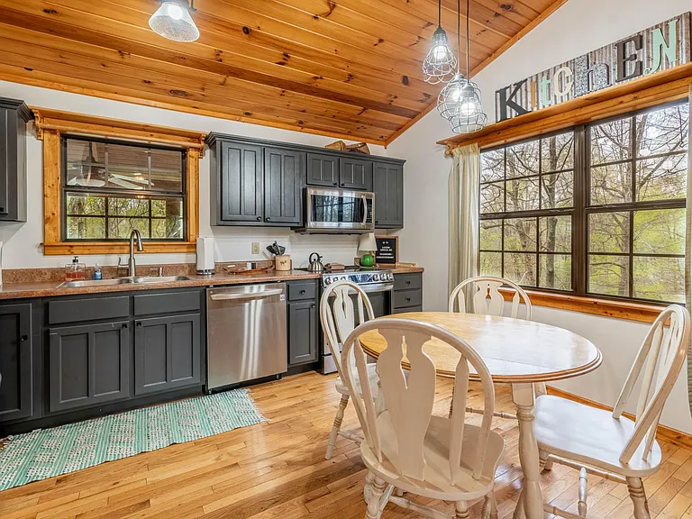 810 Cabin Creek Way — Photo 10