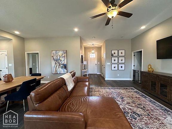 4th image of 264 Prospect Farm Ln