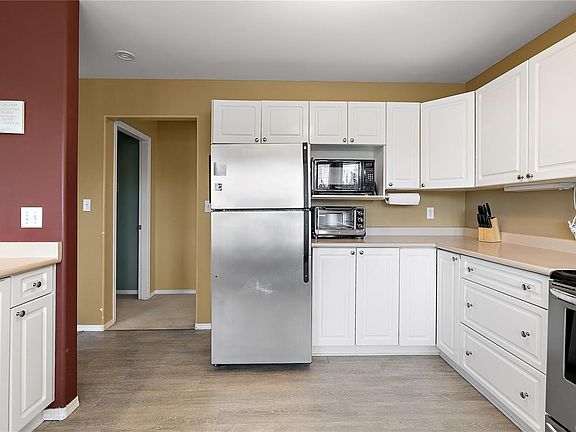 5th image of 6599 Central Saanich Rd #A