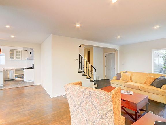 3rd image of 6315 Buena Ventura Ave