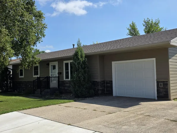 120 Secarse Dr, Valley City, ND 58072