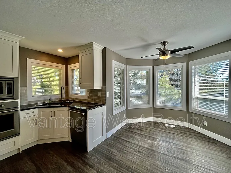 1139A Caledonia Way — Photo 8