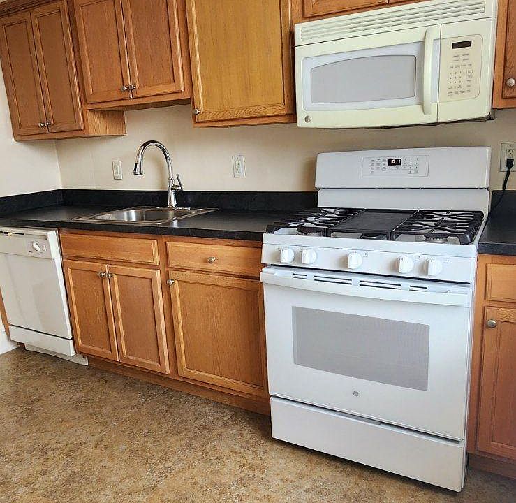 1st image of 1575 Palisades Blvd #34