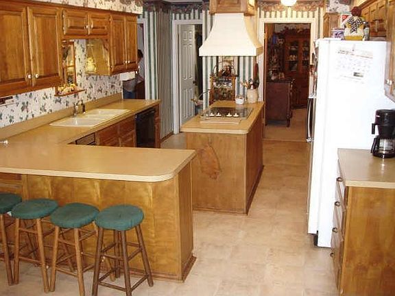 4th image of 912 County Road 3920