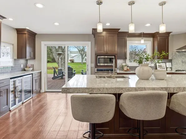 18760 Yorkshire LANE, Brookfield, WI 53045