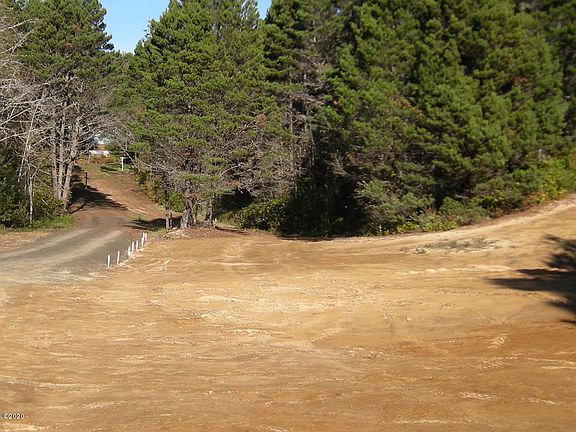4th image of 480 SE 130th Dr