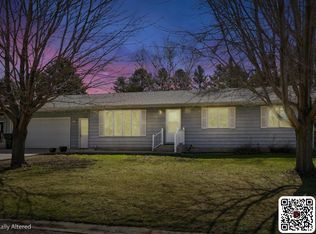 908 Pleasantview Dr SE, Willmar, MN 56201