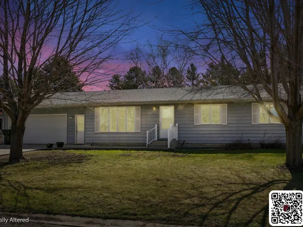 908 Pleasantview Dr SE, Willmar, MN 56201