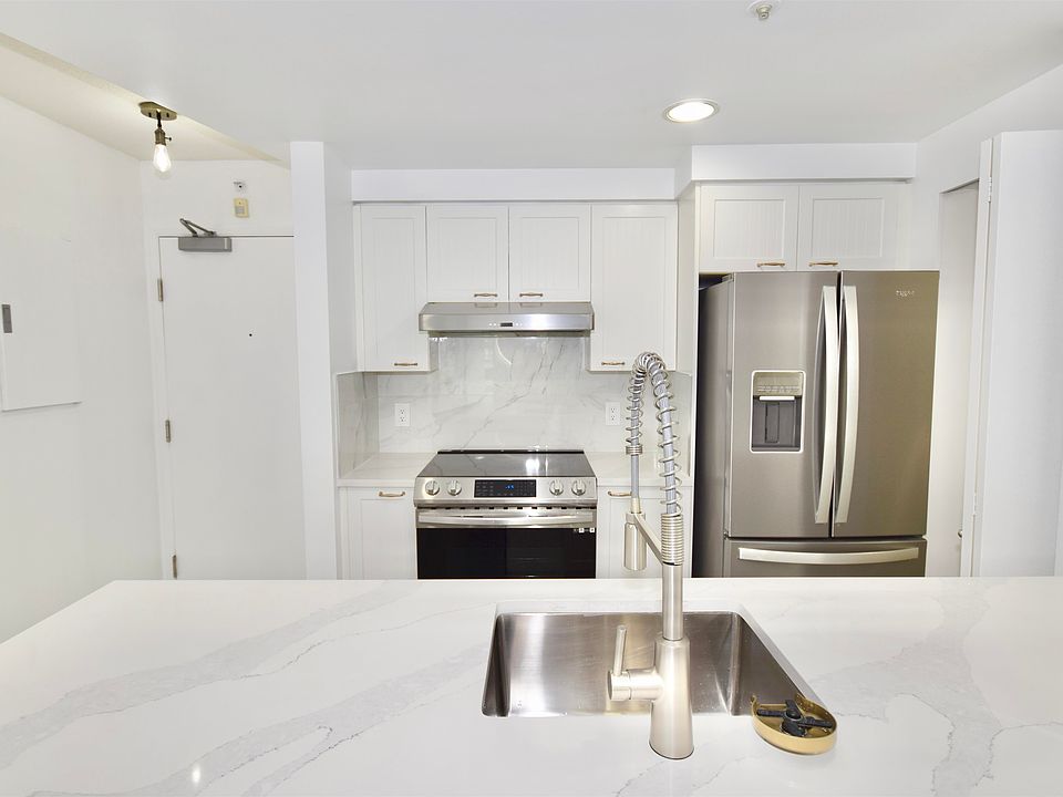 1st image of 1009 Expo Blvd #1609