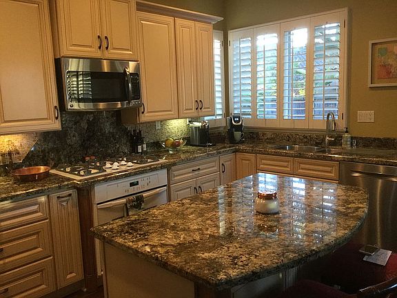 Granite and SS appliances