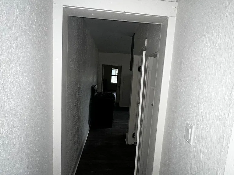 1234 W 6th St #1 — Photo 9