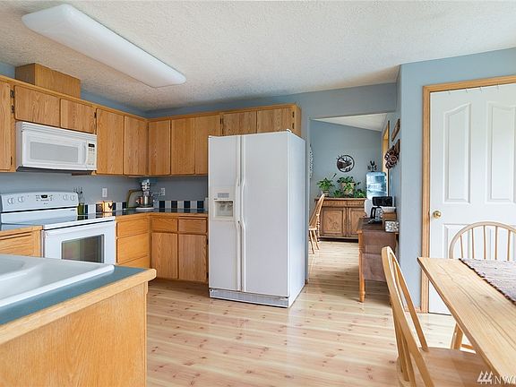 5th image of 251 Dusty Dr