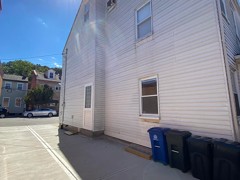 1715 Mary St — Photo 22