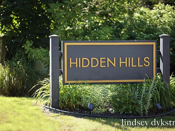 2nd image of 3379 Hidden Hills Ave SE