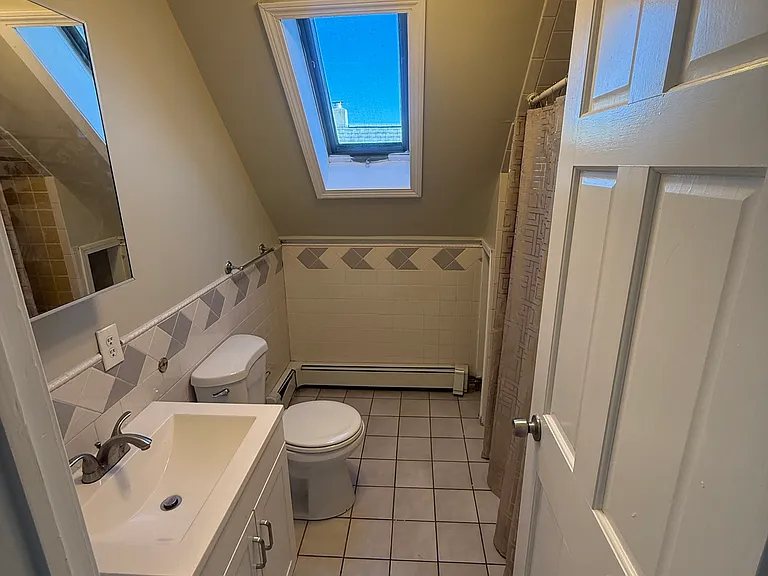 569 Main St #3 — Photo 18