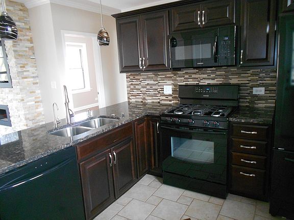 5th image of 5107 N Washtenaw Ave #2
